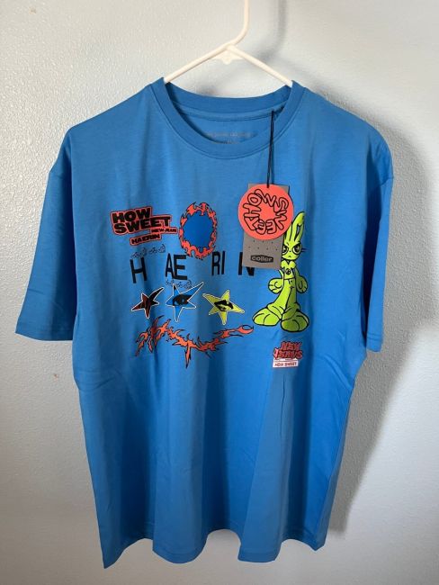 Fashion Forward: Unveiling the Best New Jeans Official Merchandise